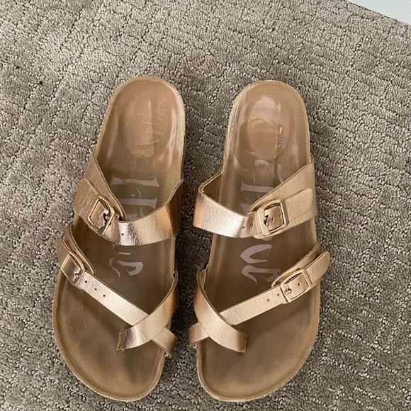 Sandals - Picture 2 of 2